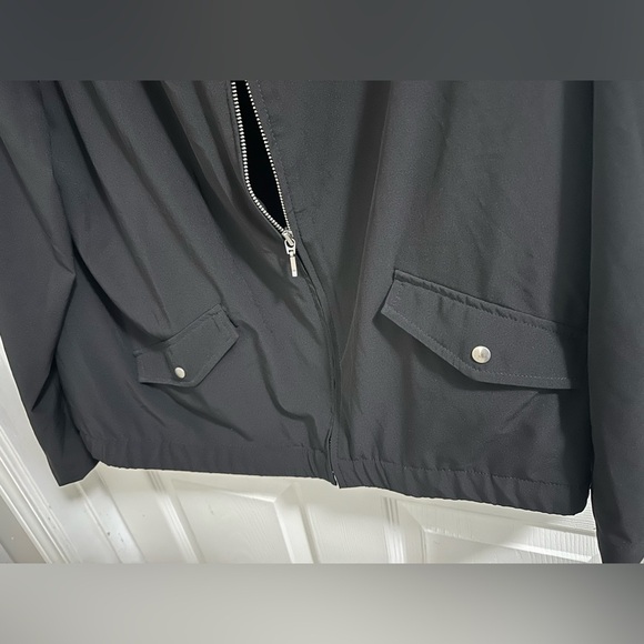 Zenergy by Chico’s Black Zip Lightweight Jacket size 2 - Picture 6 of 7